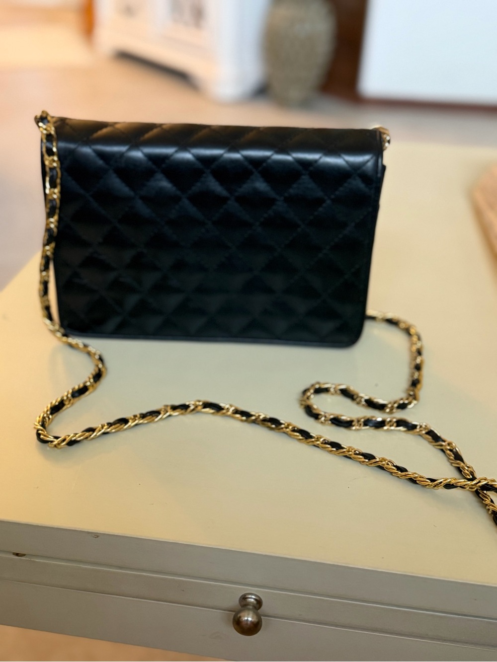 Vintage Quilted Black Chain Crossbody Bag - Picture 2 of 13